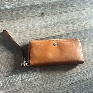 Tory Burch Wristlet